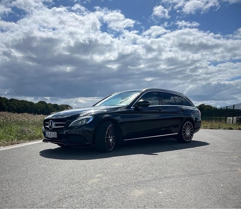Schwarz Gebraucht 2015 Mercedes C220 Kombi | 17.000 € (Teuer) - Bild 1/4