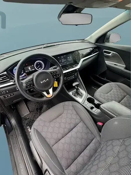 Gebraucht Kia Niro 141 PS (103 kW) 2022 Blau SUV
