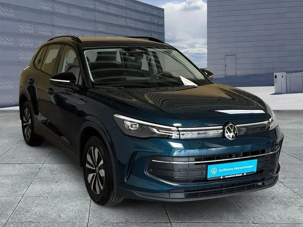 Gebraucht VW Tiguan Goal 150 PS (110 kW) 2024 Nightshade blue (metallic) SUV