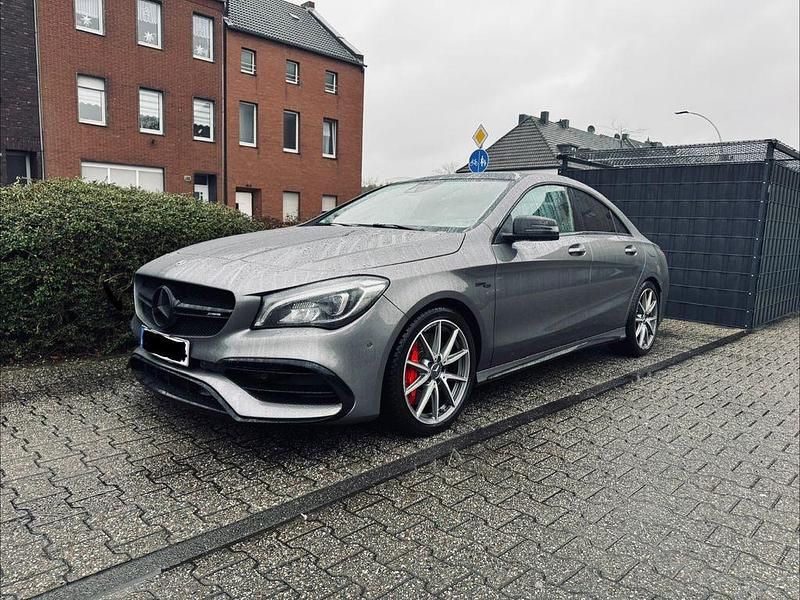 Grau Gebraucht 2018 Mercedes CLA45 AMG AMG Coupé | 30.500 € (Fairer Preis) - Bild 1/4