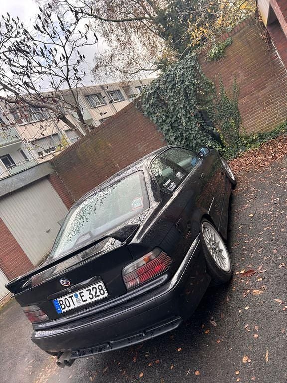 Second-hand BMW 328 Performance 193 CP (141 kW) 1996 Negru Coupe