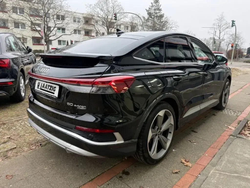 Gebraucht Audi Q4 Sportback e-tron Ambiente 219 kW (299 PS) 2021 Mythosschwarz metallic (metallic) SUV