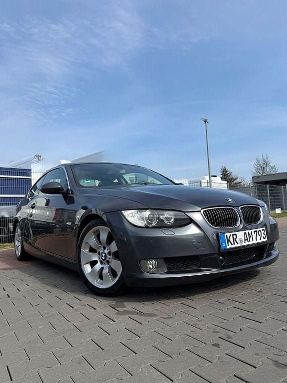 Gebraucht BMW 325 235 PS (172 kW) 2007 Coupé
