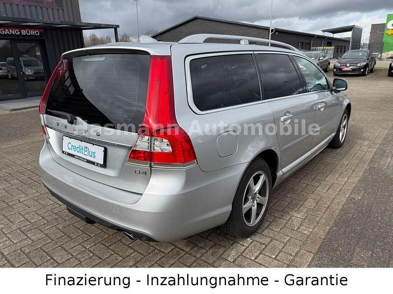 Gebraucht Volvo V70 Summum 181 PS (133 kW) 2015 Silber Kombi
