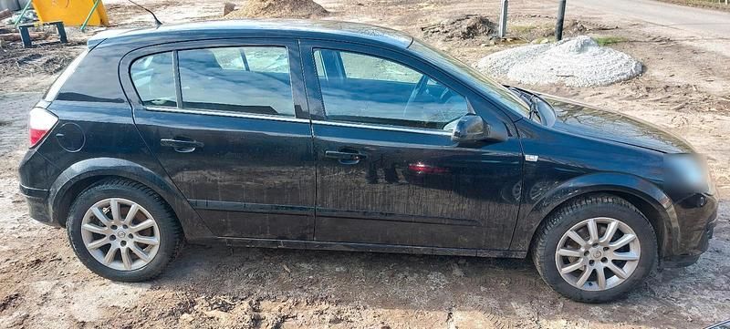 Gebraucht Opel Astra Elegance 125 PS (91 kW) 2004 Schwarz Limousine