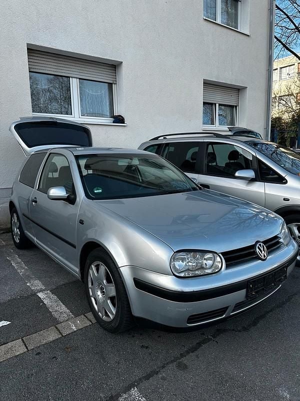 Silber Gebraucht 2000 VW Golf IV Kleinwagen | 1.350 € (Fairer Preis) - Bild 1/4
