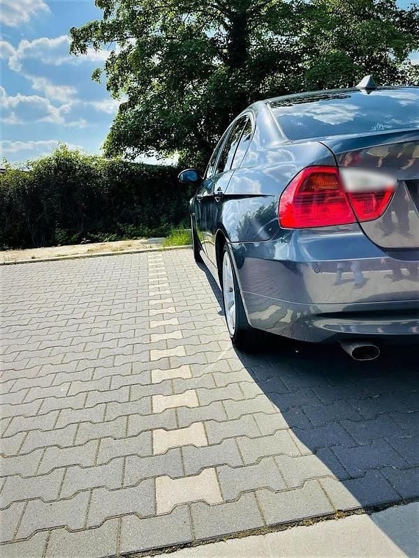 Gebraucht BMW 320 150 PS (110 kW) 2005 Grau Limousine