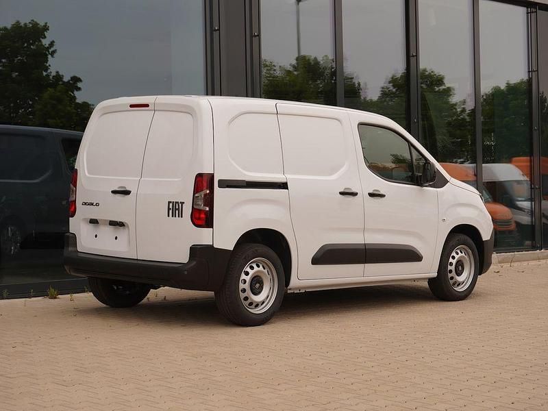 Neu Fiat Doblò 131 PS (96 kW) 2026 Weiß Van / Kleinbus