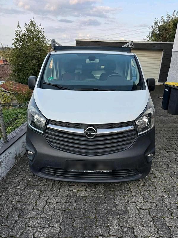 Weiß Gebraucht 2016 Opel Vivaro Van | 8.800 € (Guter Preis) - Bild 1/4