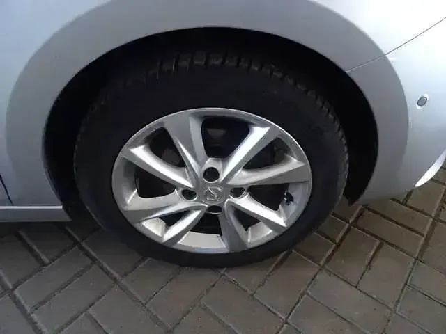 Gebraucht Opel Corsa Elegance 75 PS (55 kW) 2023 Kristall silber Kleinwagen