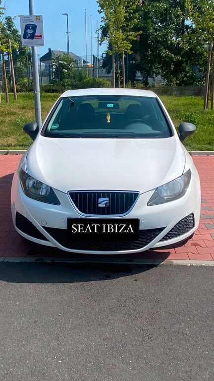 Weiß Gebraucht 2011 Seat Ibiza | 4.599 € - Bild 1/4