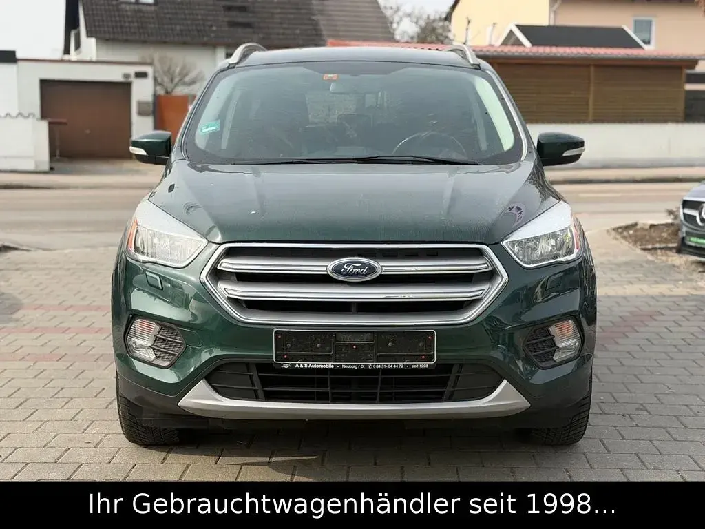 Używany Ford Kuga Trend 150 KM (110 kW) 2017 Zielony SUV