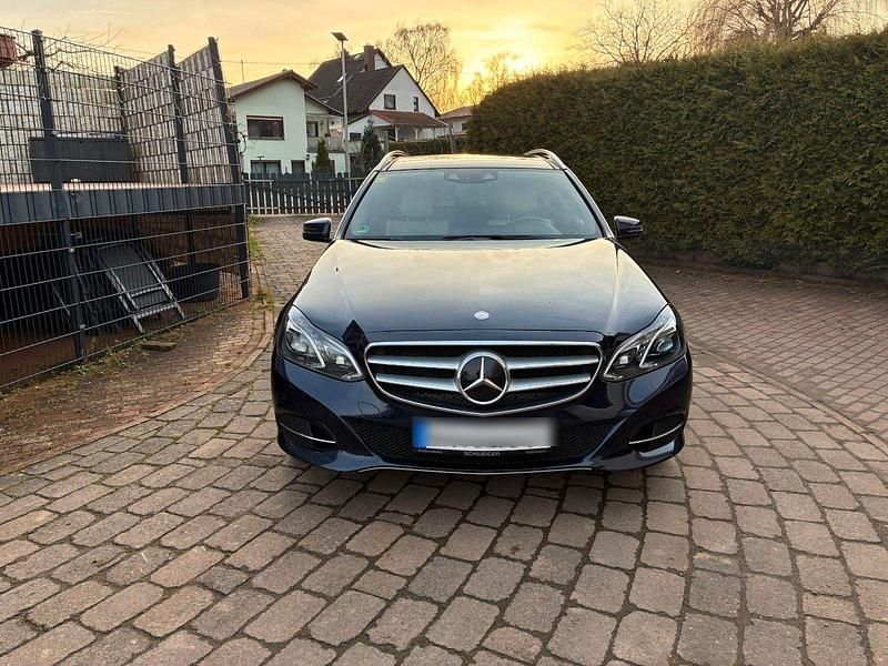Gebraucht Mercedes E350 Avantgarde 252 PS (185 kW) 2014 Blau Kombi