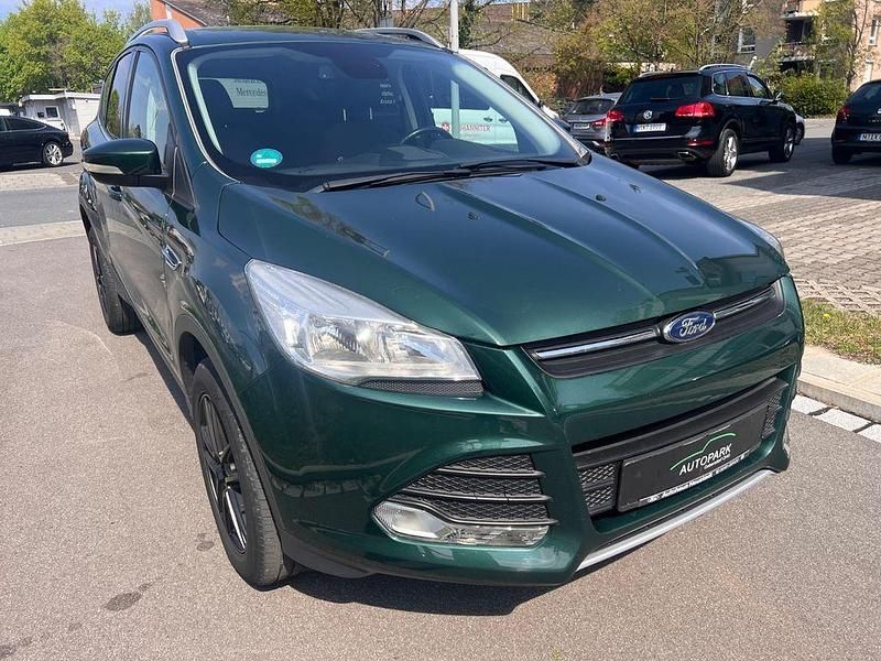 Gebraucht Ford Kuga Trend 150 PS (110 kW) 2016 Grün SUV