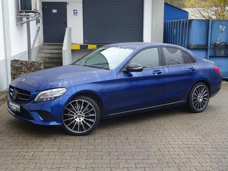 Blau Gebraucht 2019 Mercedes C200 Limousine | 22.999 € (Fairer Preis) - Bild 1/4