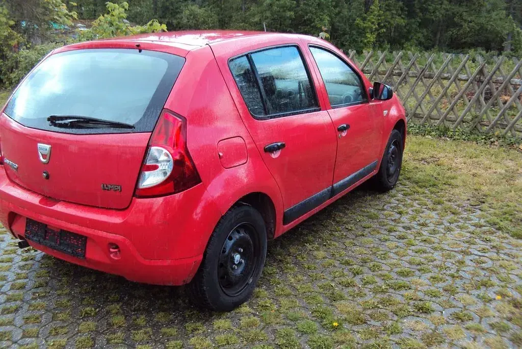 Gebraucht Dacia Sandero Basis 75 PS (55 kW) 2009 Rot Limousine