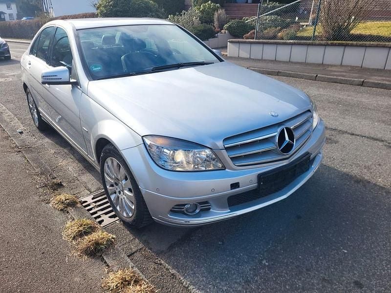 Silber Gebraucht 2010 Mercedes C180 Avantgarde Limousine | 5.950 € (Guter Preis) - Bild 1/4
