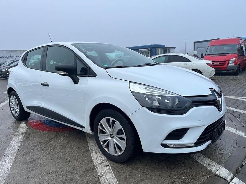 Weiß Gebraucht 2019 Renault Clio IV Life Limousine | 6.499 € (Guter Preis) - Bild 1/4