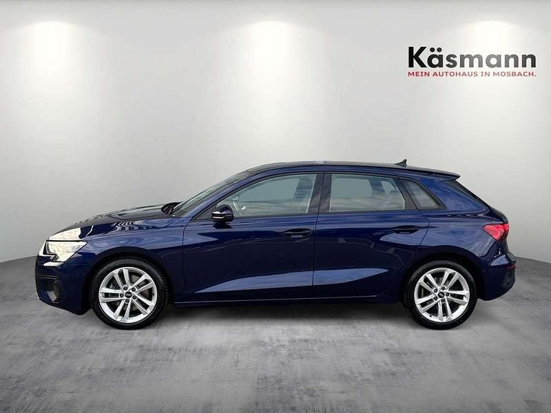 Gebraucht Audi A3 Ambiente 150 PS (110 kW) 2021 Navarrablau metallic (metallic) Limousine