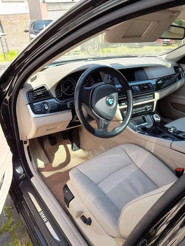Second-hand BMW 520 184 CP (135 kW) 2013 Negru Break
