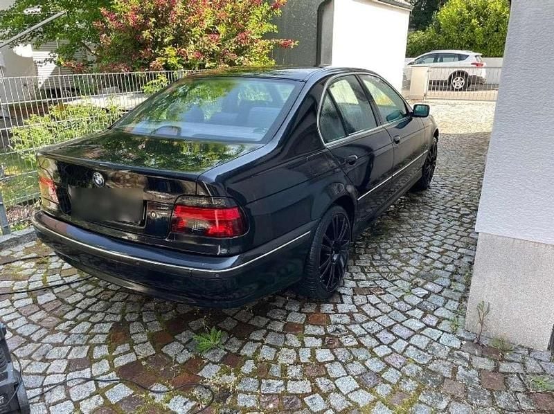 Gebraucht BMW 520 136 PS (100 kW) 2000 Schwarz Limousine