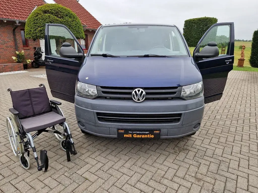 Second-hand VW Caravelle 140 CP (102 kW) 2010 Albastru Van