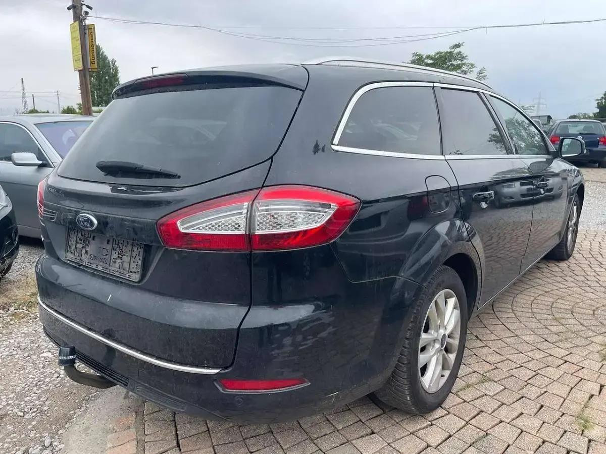 Gebraucht Ford Mondeo Business Edition 140 PS (102 kW) 2013 Pantherschwarz metallic Kombi