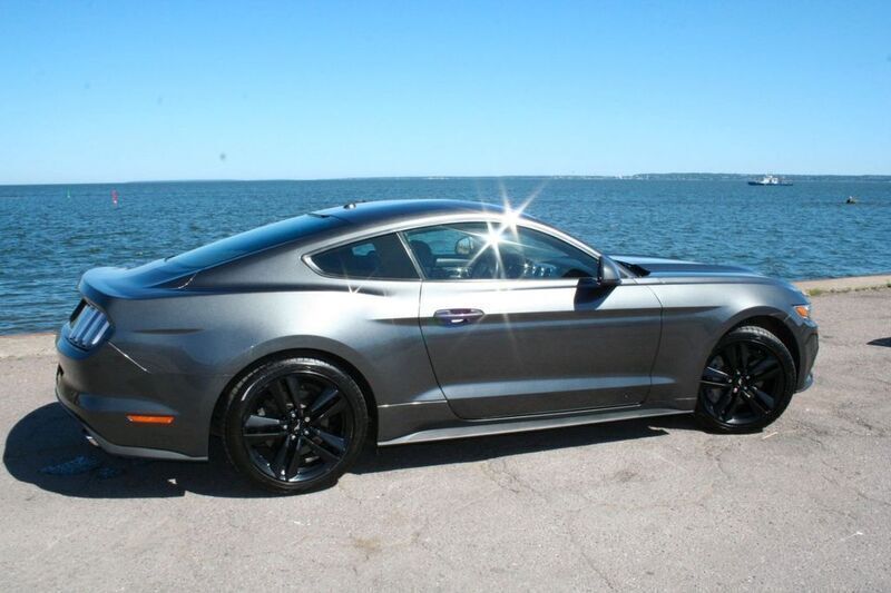 Grau Gebraucht 2018 Ford Mustang | 22.400 € (Guter Preis) - Bild 1/4