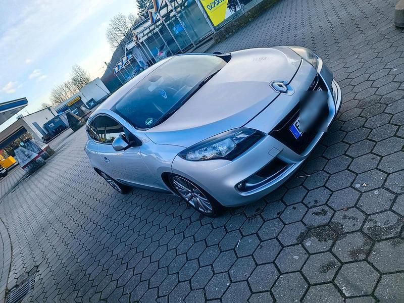 Gebraucht Renault Mégane III 131 PS (96 kW) 2011 Silber Kleinwagen