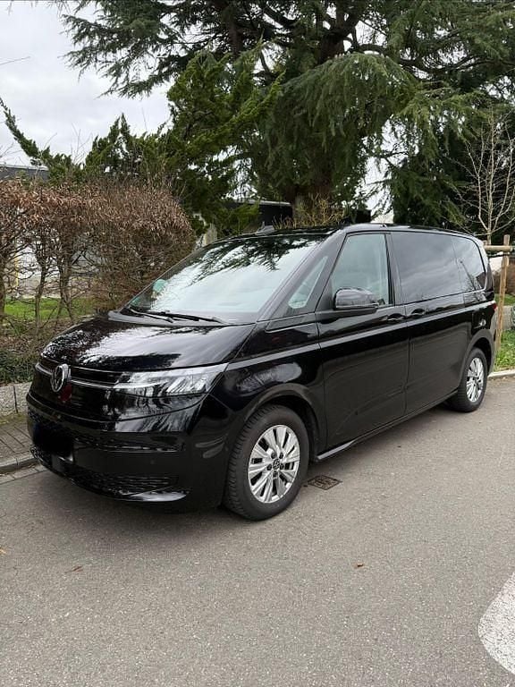 Gebraucht VW Multivan Life 150 PS (110 kW) 2023 Schwarz Van