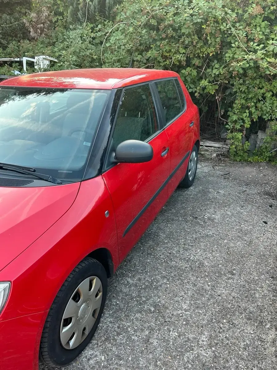 Gebraucht Skoda Fabia 60 PS (44 kW) 2009 Rot Kleinwagen