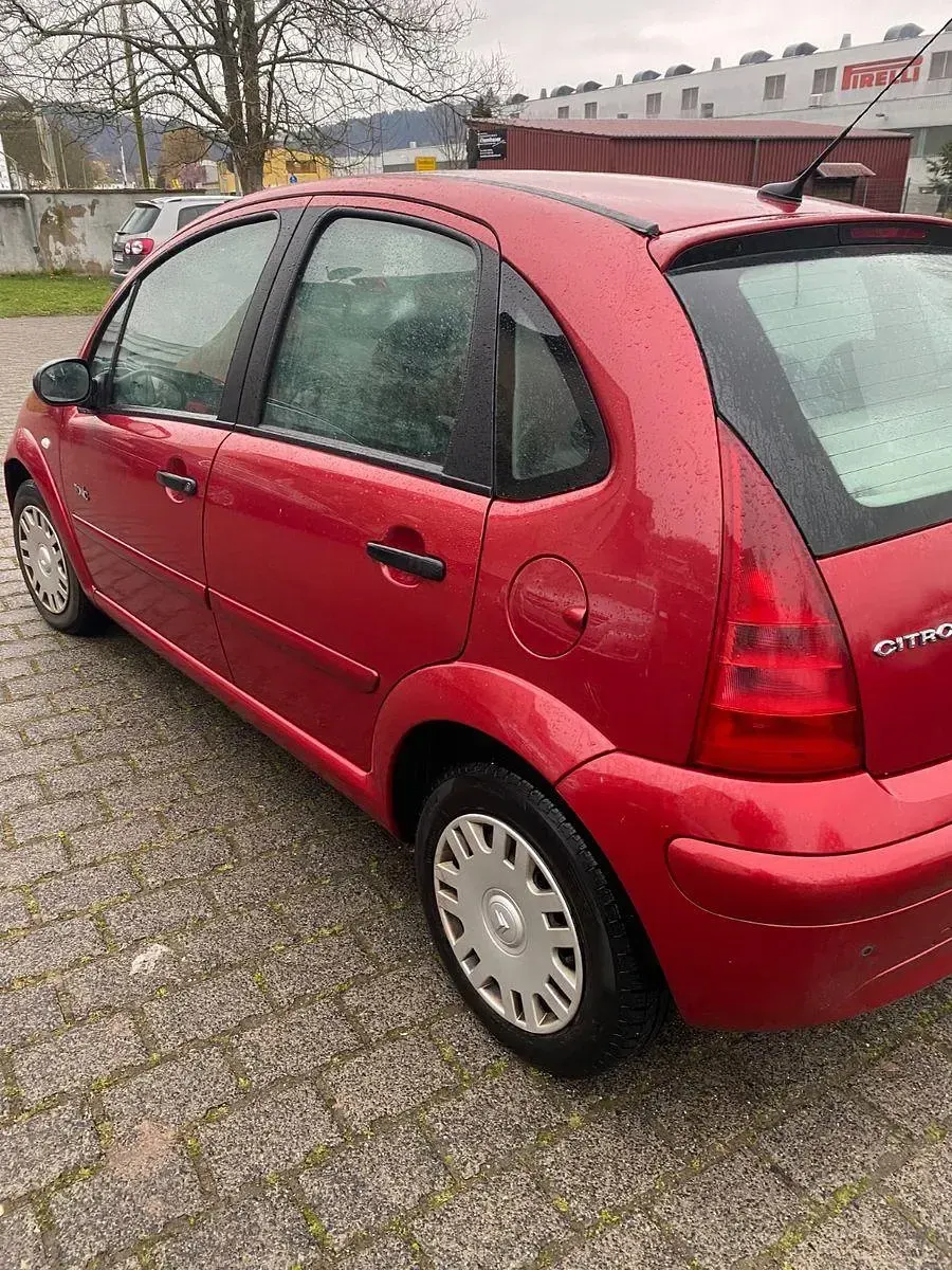Occasion Citroën C3 Tonic 75 ch (55 kW) 2004 Rouge Berline