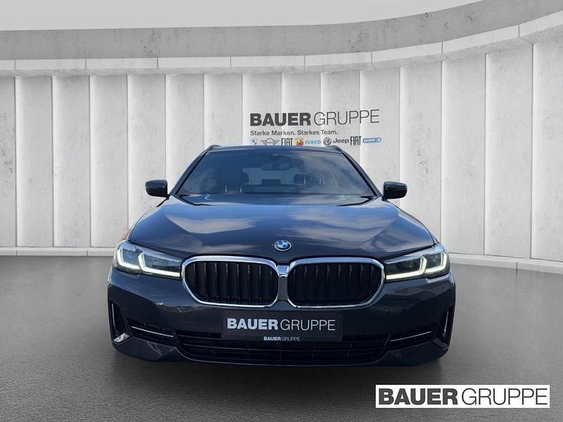 Gebraucht BMW 530e 292 PS (214 kW) 2021 Grau Kombi