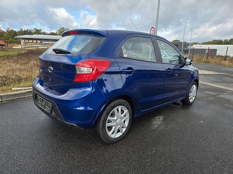 Gebraucht Ford Ka Plus 69 PS (50 kW) 2018 Blau Kleinwagen