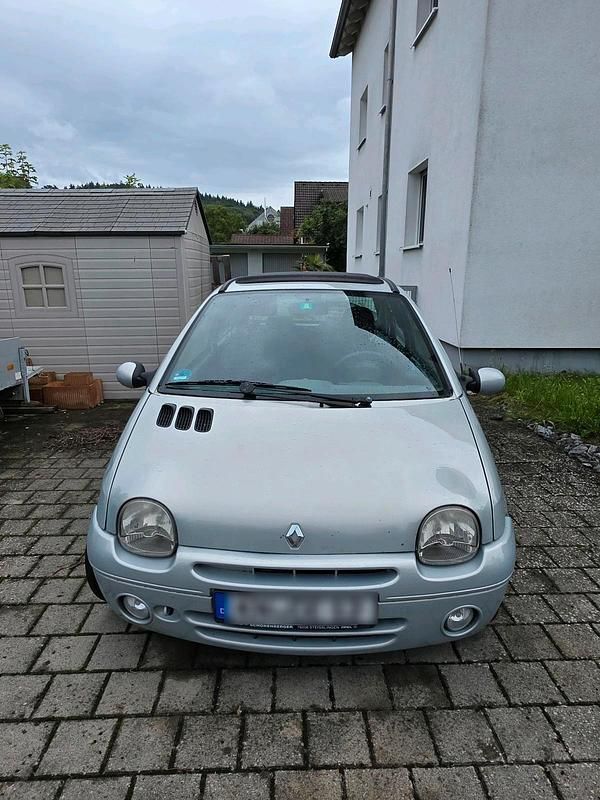 Grau Gebraucht 2004 Renault Twingo Kleinwagen | 2.250 € - Bild 1/4