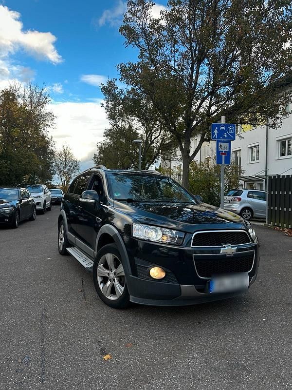 Schwarz Gebraucht 2012 Chevrolet Captiva SUV | 10.500 € - Bild 1/4