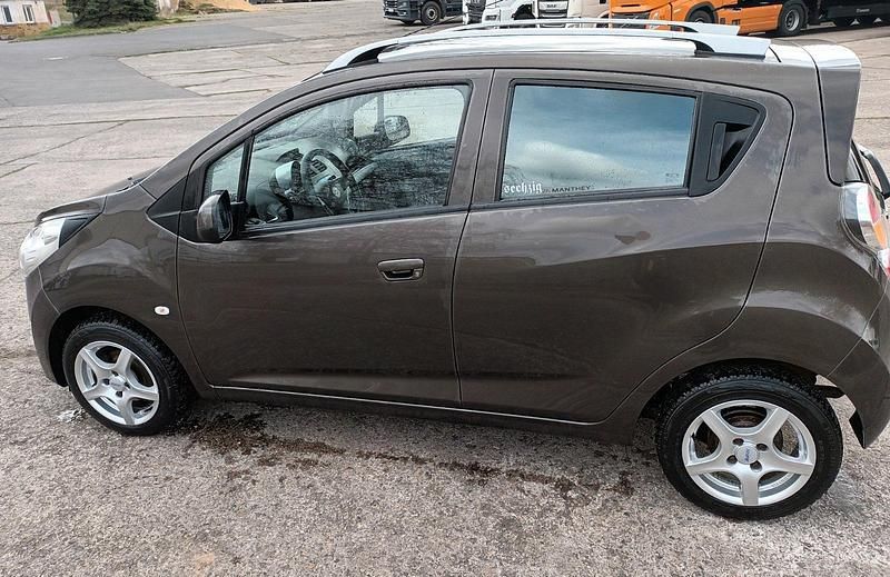Gebraucht Chevrolet Spark 82 PS (60 kW) 2012 Braun Kleinwagen