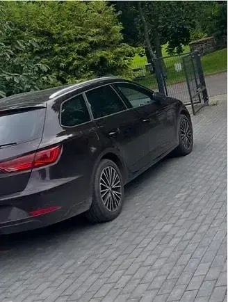 Używany Seat Leon 190 KM (139 kW) 2018 Purpurowy Kombi
