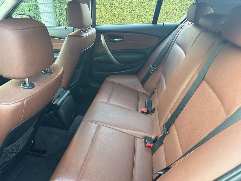 Gebraucht BMW 116 116 PS (85 kW) 2011 Schwarz Kleinwagen