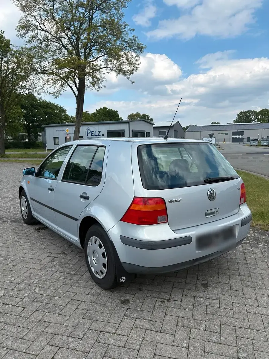 Gebraucht VW Golf IV 101 PS (74 kW) 1999 Silber Kleinwagen