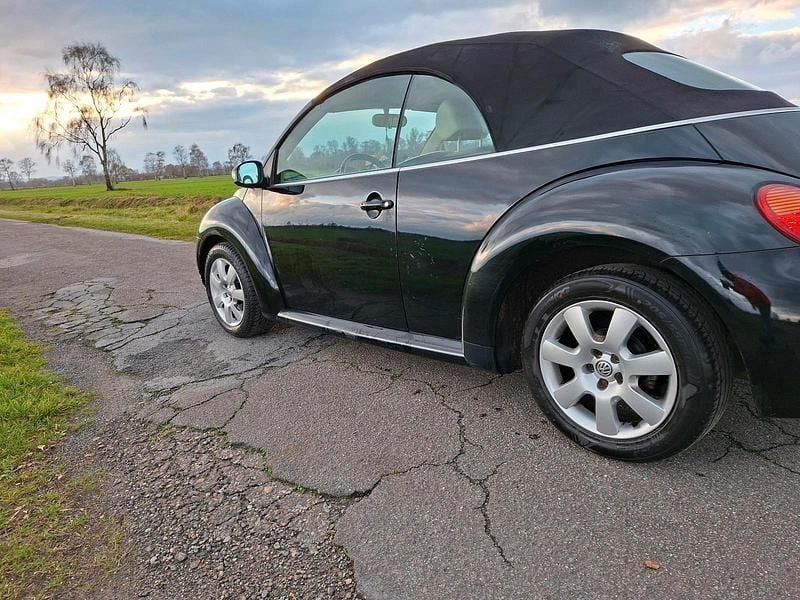 Gebraucht VW New Beetle 101 PS (74 kW) 2004 Schwarz Kleinwagen