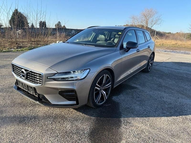 Braun Gebraucht 2020 Volvo V60 Inscription Kombi | 19.900 € (Superpreis) - Bild 1/4