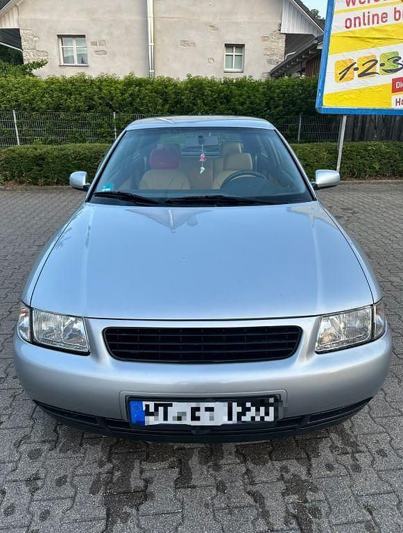Silber Gebraucht 1999 Audi A3 Ambiente Limousine | 2.899 € (Teuer) - Bild 1/4
