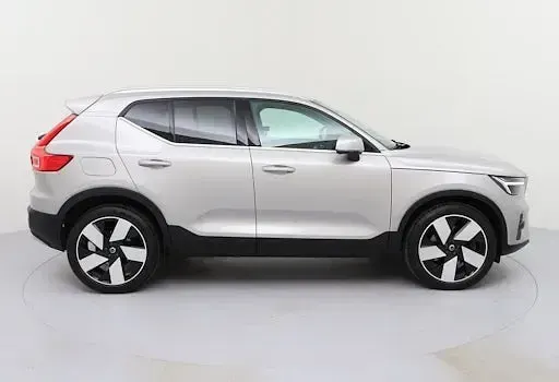 Gebraucht Volvo XC40 Plus 261 PS (191 kW) 2022 Silver dawn SUV