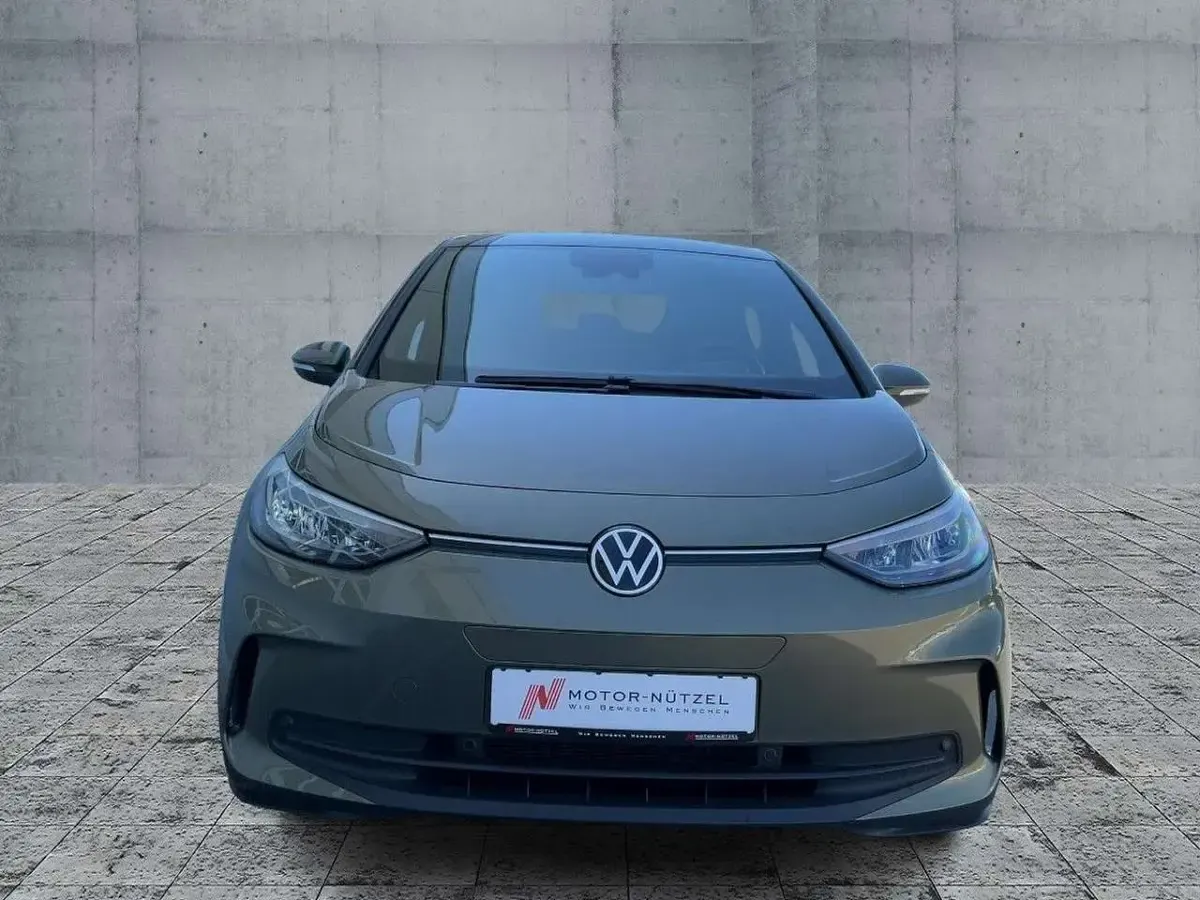 Gebraucht VW ID.3 Pro 150 kW (204 PS) 2024 Dark olivine green metallic Kleinwagen