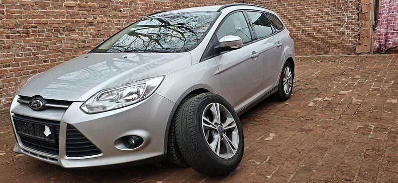 Gebraucht Ford Focus SYNC Edition 101 PS (74 kW) 2013 Silber Kombi