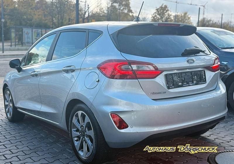 Gebraucht Ford Fiesta 101 PS (74 kW) 2018 Grau Kleinwagen