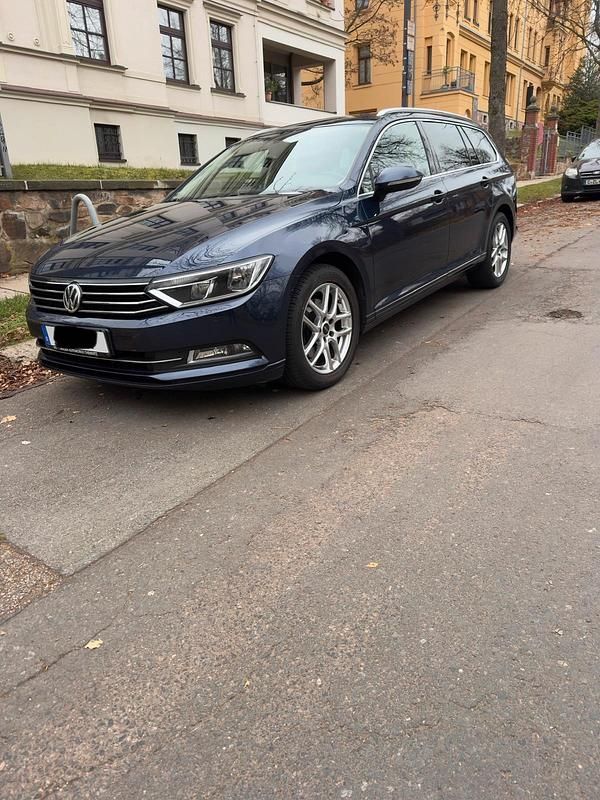 Gebraucht VW Passat Trendline 150 PS (110 kW) 2015 Blau Kombi