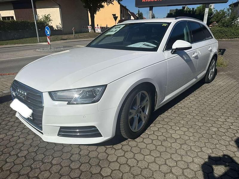 Weiß Gebraucht 2016 Audi A4 Kombi | 13.000 € (Guter Preis) - Bild 1/4