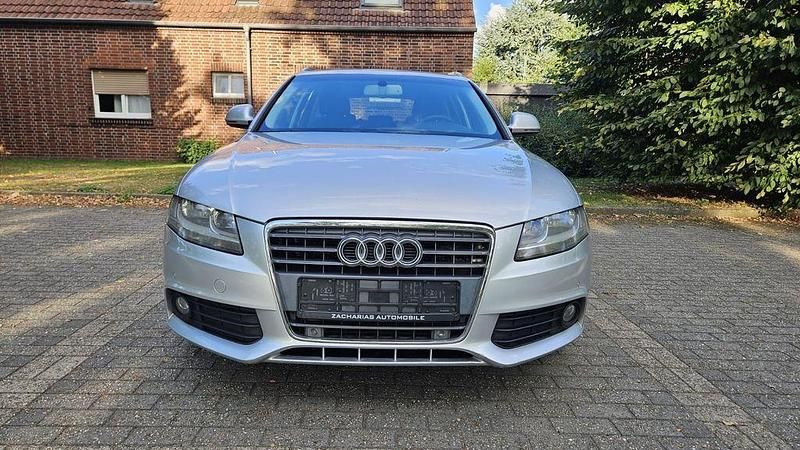 Grau Gebraucht 2009 Audi A4 Limousine | 5.500 € (Guter Preis) - Bild 1/4